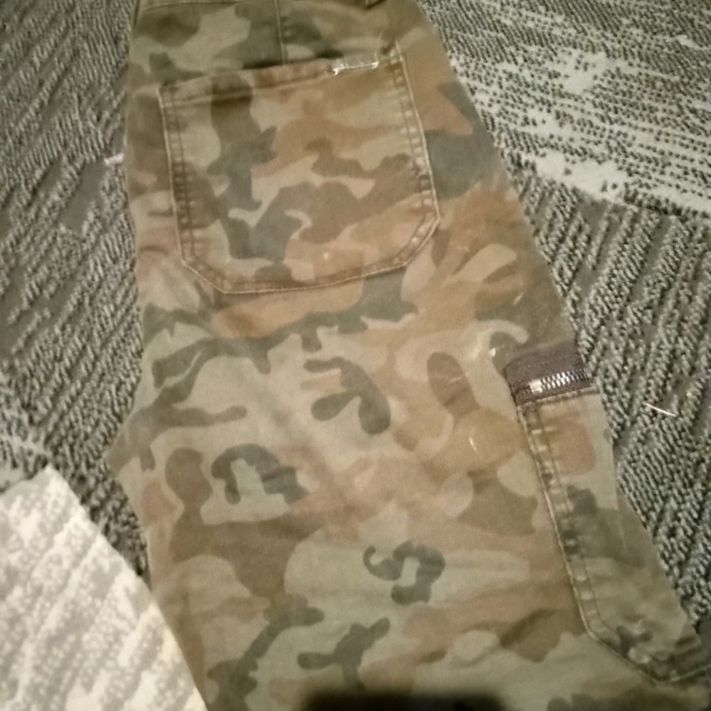 Camouflage Kancan pants size 7/27